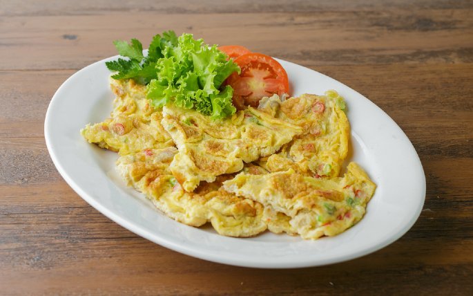 telur dadar menu sahur dan buka puasa tahun 2021