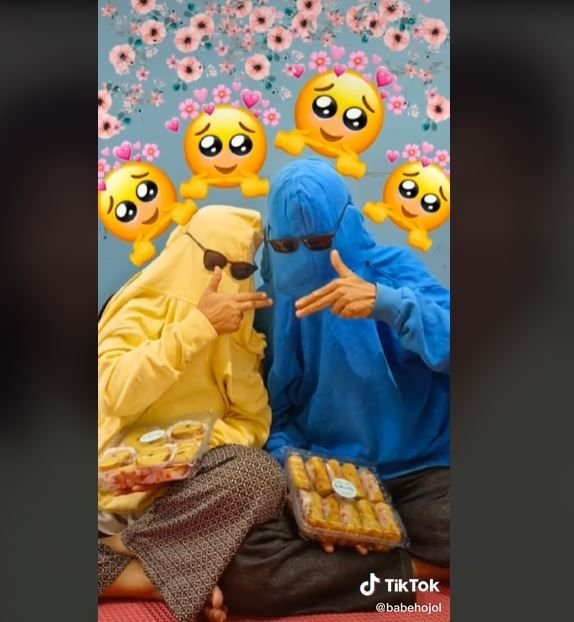 Kompak, Aksi Pasangan Suami Istri Menua Bersama Ini Bikin Baper (tiktok.com/@babehojol)