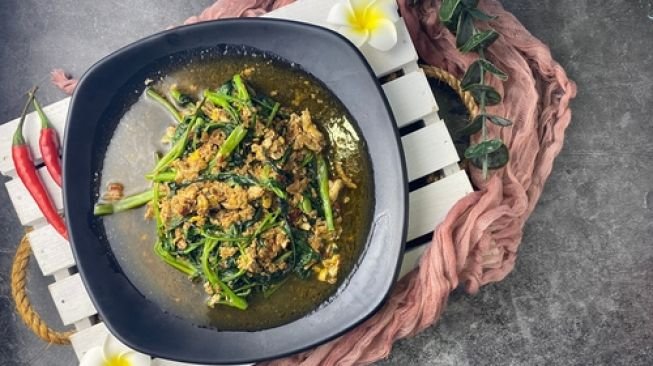 Kangkung Tumis Belacan. (Shutterstock)