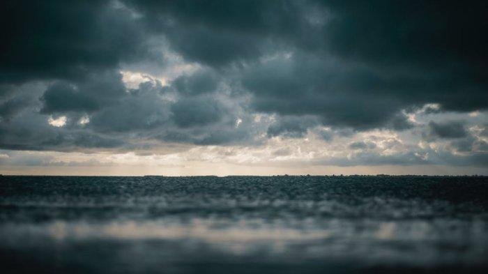 ILUSTRASI hujan lebat. Simak info BMKG berupa peringatan dini cuaca ekstrem di sejumlah wilayah Indonesia. Berlaku hingga Selasa (26/2/2019) besok.