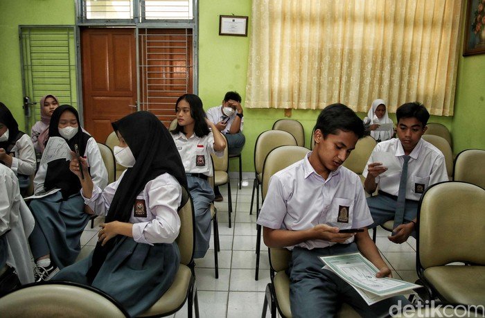 LENGKAP! Kalender Pendidikan SMA 2022 - 2023 Jadwal UTS UAS US & Seleksi PTN