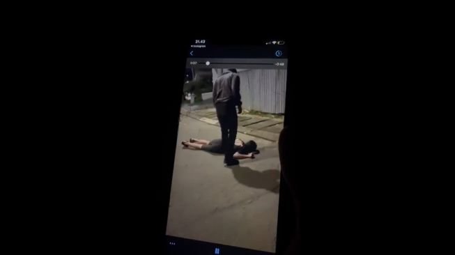 Rekaman video diduga penganiayaan Mario Dandy terhadap David (Twitter/@unrllls)