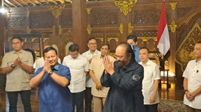 Ketum Partai Gerindra saat menerima kunjungan Ketum Partai NasDem Surya Paloh. (Suara.com/Novian)