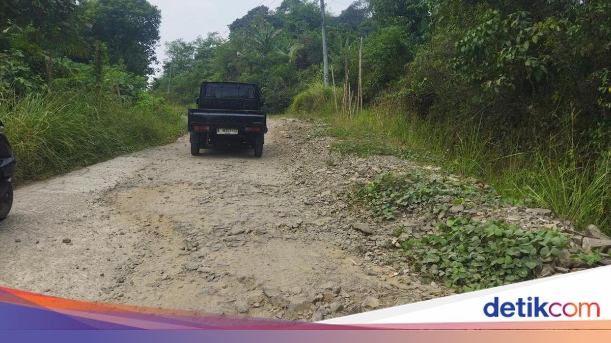 jalan-menuju-kawasan-baduy-di-lebak-rusak-arisdetikcom-1787812518622_169.jpeg