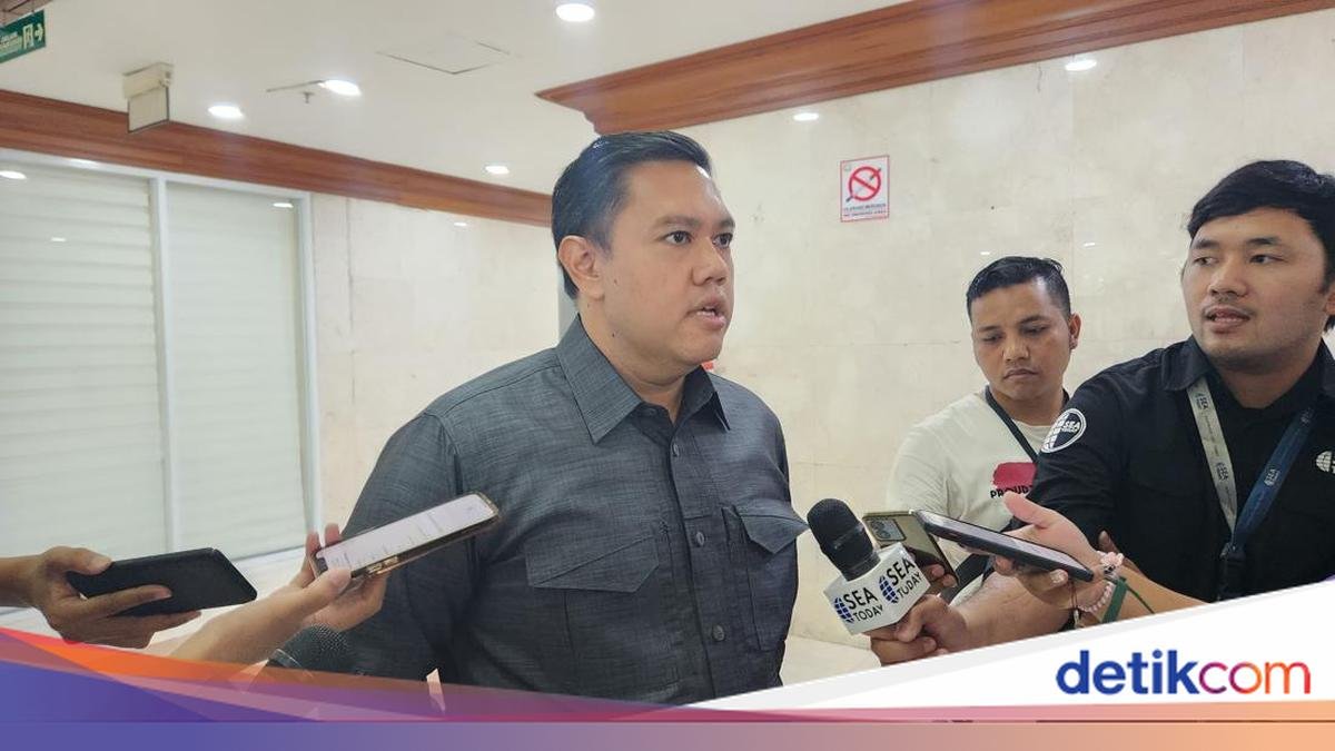 ketua-dpp-golkar-dave-laksono_169.jpeg
