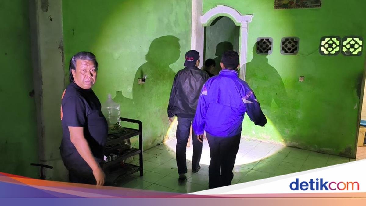 personel-polsek-manggala-mendatangi-rumah-yang-dilaporkan-jadi-lokasi-seorang-gadis-berusia-14-tahun-disekap-dok-istimewa-1787746597749_169.jpeg