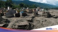 rumah-dan-bangunan-hancur-diterjang-banjir-nepal-1787816624448_169.jpeg