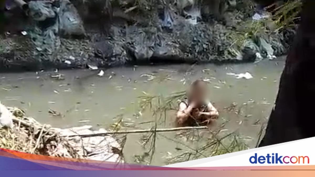 pria-asal-aljazair-ngaku-lagi-ritual-di-danau-sunter-jakarta-utara-dievakuasi-damkar-1788155296275_169.png