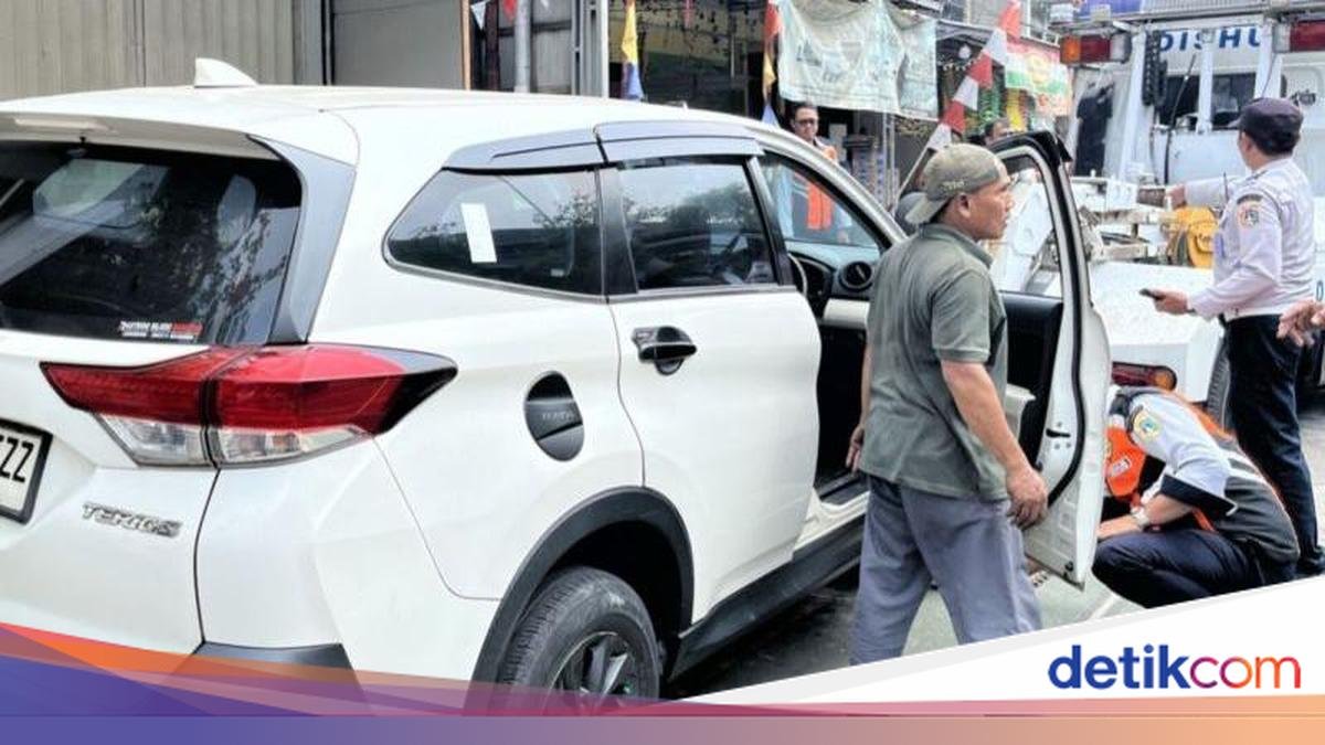 sudinhub-jaktim-tindak-15-kendaraan-parkir-liar-1788197362398_169.jpeg